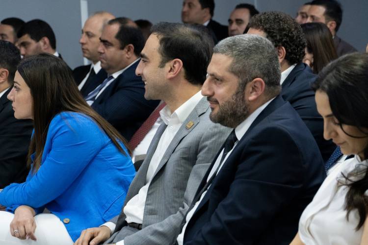 ՔՊ-ում Տիգրան Ավինյանին վերահսկող աչք ու փոխարինող ունեն․ «Հրապարակ»