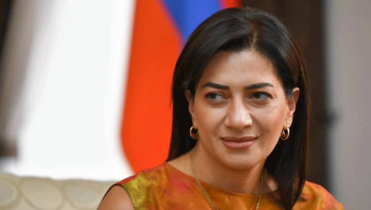 Աննա Հակոբյանը դիմել է Հայաստանում եւ ՀՀ-ից դուրս ապրող աննկարագրելի շատ չարացած «քույրերին եւ եղբայրներին»