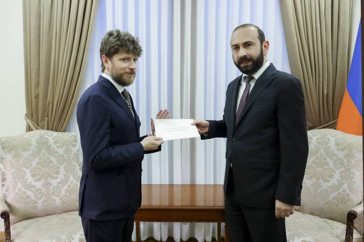 Միրզոյանը շնորհավորել է Ֆրանսիայի նորանշանակ դեսպանին