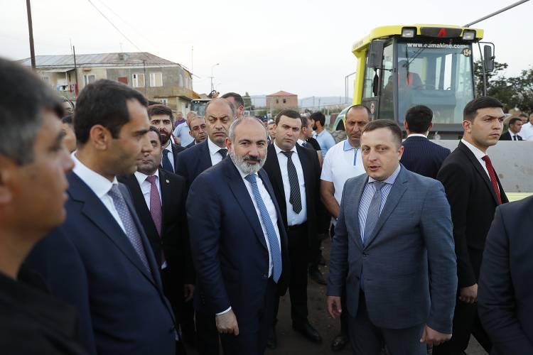 Փաշինյանը Գեղարքունիքի մարզում ծանոթացել է տարբեր համայնքներում իրականացվող ծրագրերի ընթացքին