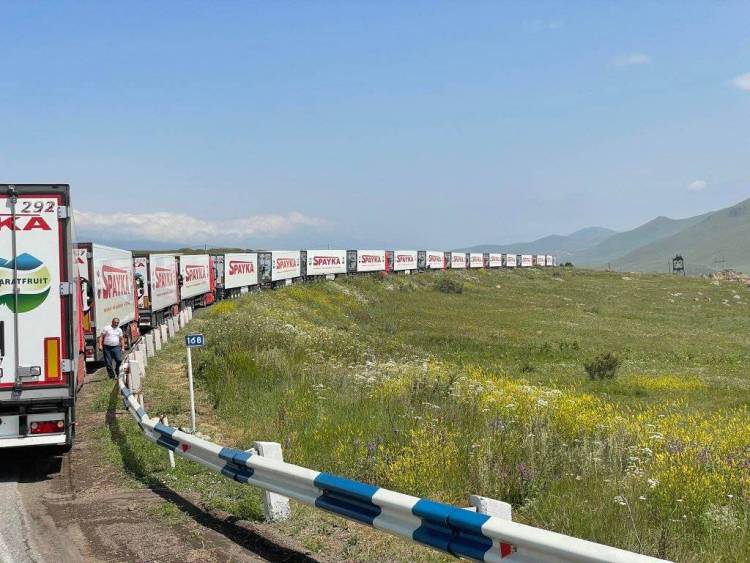 Արցախը 229 օր է՝ շրջափակված է․ Ադրբեջանը արգելում է Հայաստանից հումանիտար բեռների մուտքը