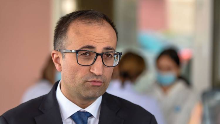 ՔՊ-ական պատգամավոր Արսեն Թորոսյանը վերջապես ներկայացել է Հակակոռուպցիոն կոմիտե․ նա հարցաքննվել է․ «Ժողովուրդ»