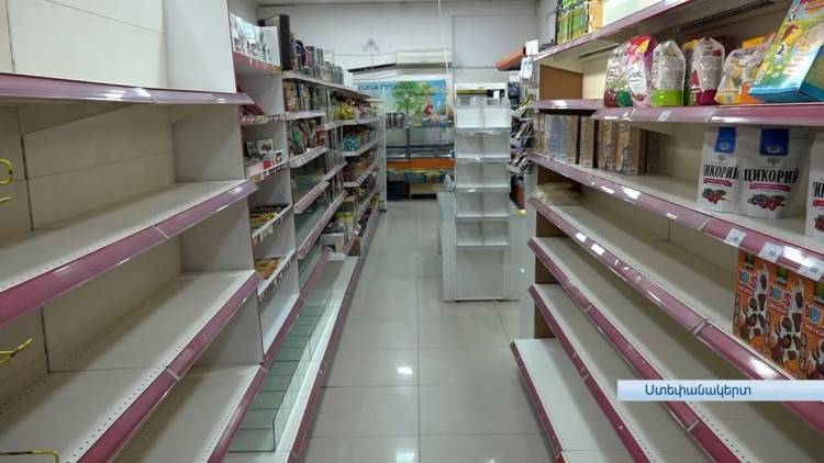 Աղջիկս ուրախ-զվարթ 900 գրամ շաքարավազը բերեց, թե` երեխեքս 2 օր թեյը քաղցր կխմեն