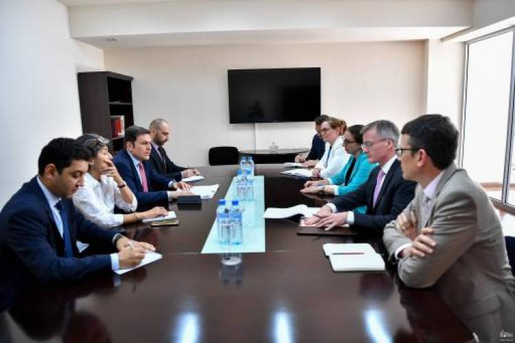ԱԳ փոխնախարարը ԱՄՆ Սենատի ներկայացուցիչների հետ քննարկել է Լաչինի միջանցքում ստեղծված իրավիճակը