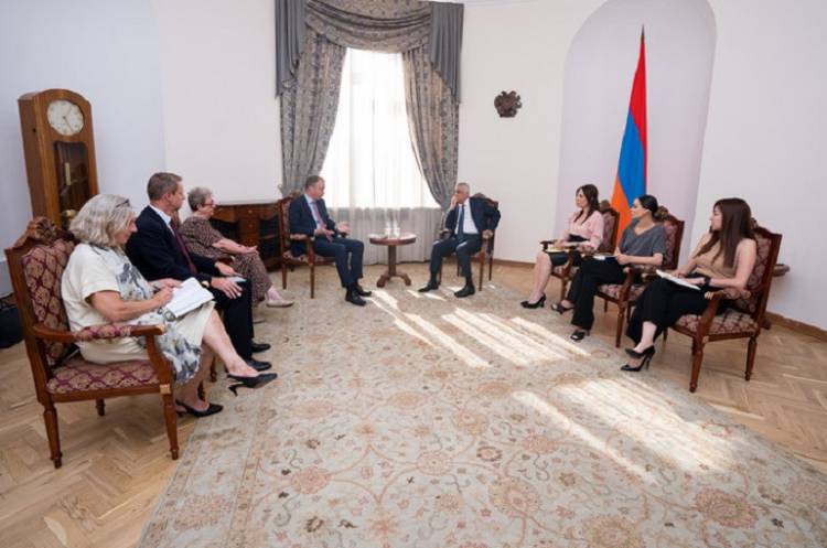 ՀՀ փոխվարչապետն ու Տոյվո Կլաարը քննարկել են Լաչինի միջանցքում ստեղծված իրավիճակը