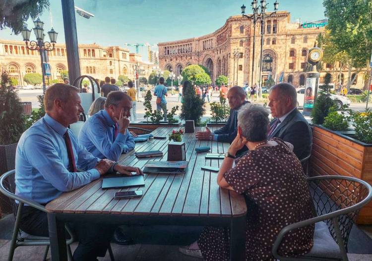 Երևանում Տոյվո Կլաարը հանդիպել է ԵՄ դիտորդական առաքելության ղեկավարին