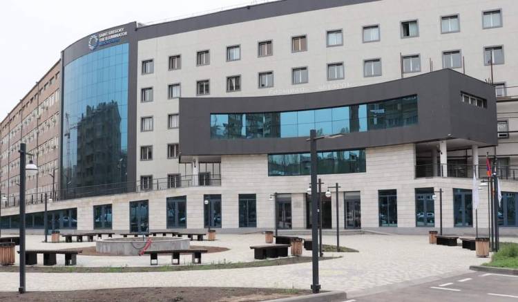 «Գրիգոր Լուսավորիչ» ԲԿ-ի բուժաշխատողը և մի խումբ աշխատակիցներ հափշտակել են խոշոր չափերի գումար