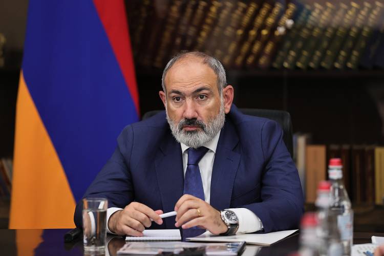 Փաշինյանին են ներկայացվել Շիրակի մարզպետի աշխատակազմի 2022թ. աշխատանքային գործունեության հաշվետվությունը