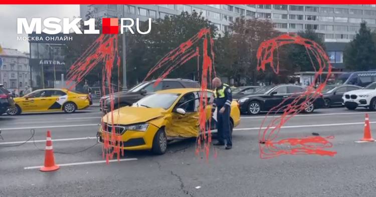 Նախագահի աշխատակազմի մեքենան վթարի է ենթարկվել Մոսկվայում (տեսանյութ)