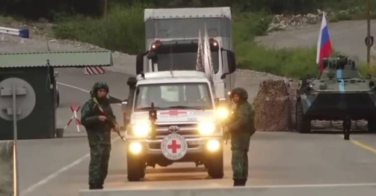 Տեսանյութ.Աղդամ-Ստեփանակերտ և Լաչին-Ստեփանակերտ ճանապարհներով ապահովվել է ԿԽՄԿ բեռնատարների միաժամանակյա անցումը