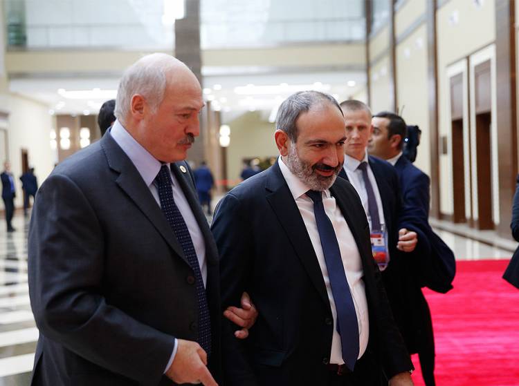 Լուկաշենկոն շնորհավորել է Անկախության օրվա առթիվ