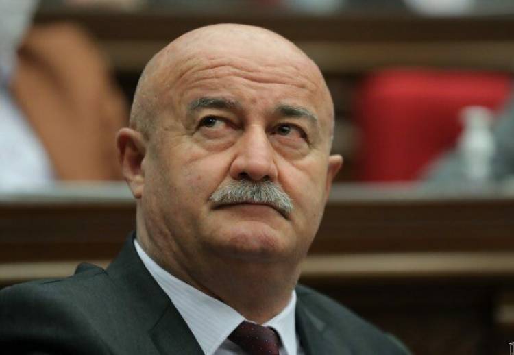 Պետք է իջնել ջրի հատակը, մինչեւ անցնի վտանգը․ «Հրապարակ»