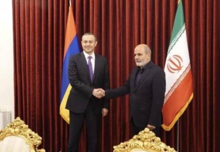 Հանդիպել են ՀՀ և Իրանի ԱԽ քարտուղարները․ քննարկվել են տարածաշրջանային անվտանգության հարցերը