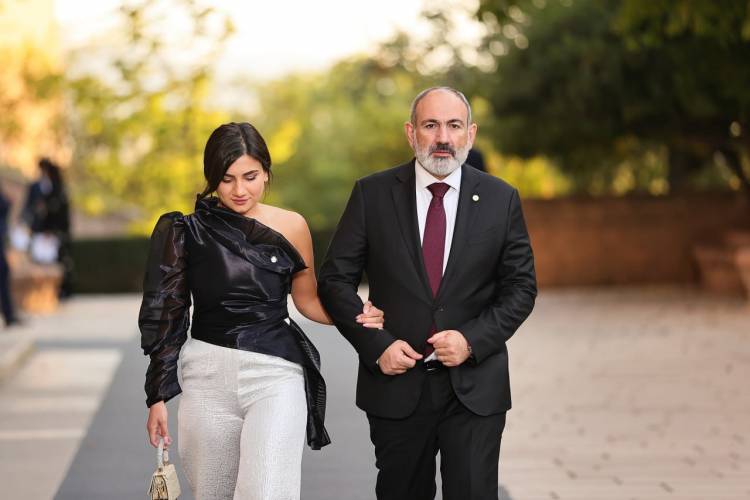 Փաշինյանը դստեր հետ Գրանադայում մասնակցել է պաշտոնական ընթրիքի