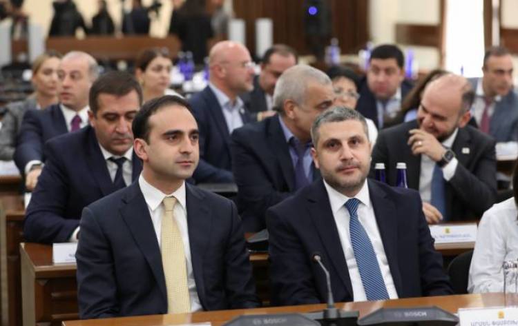 Կադրային «ռակիրովկաներ»՝ քաղաքապետարանում․ «Հրապարակ»