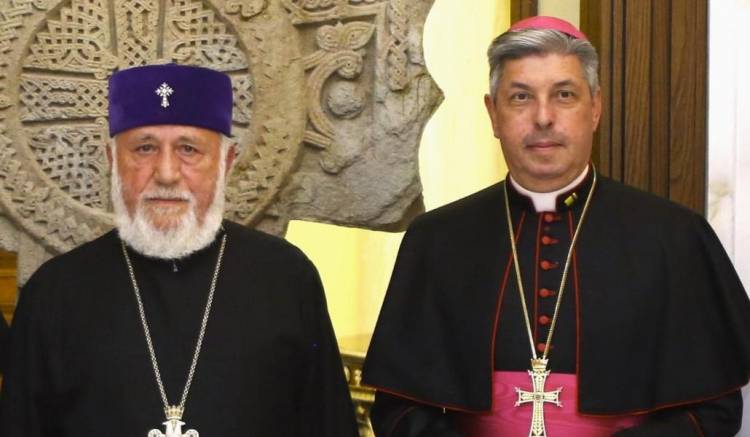 Ամենայն Հայոց Կաթողիկոսը հրաժեշտի հանդիպում ունեցավ Սուրբ Աթոռի առաքելական նվիրակի հետ