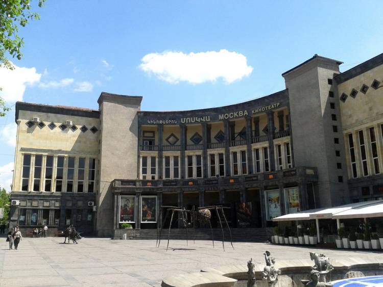 Մոսկվա կինոթատրոնի և Նկարիչների միության շենքերի պահպանության ներքո հողամասը վաճառվել է․ նախաձեռնվել է քրեական վարույթ