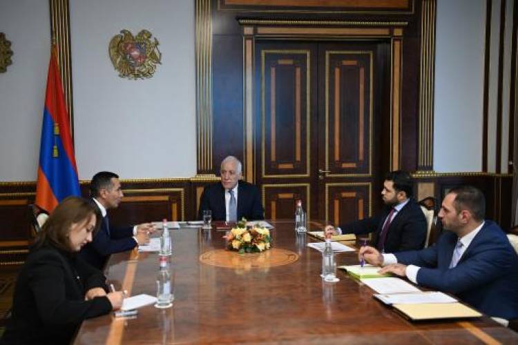Նախագահն ու մարզպետը քննարկել են Սյունիքում տիրող իրավիճակը