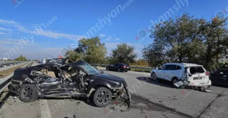 Արարատի մարզում բախվել են Nissan-ը, Volkswagen Jetta -ն ու Opel-ը. կա 5 վիրավոր