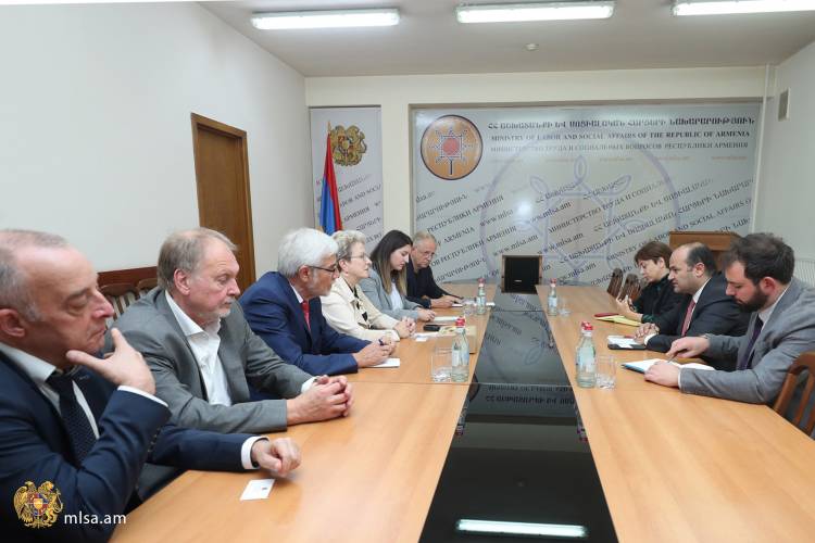 Քննարկվել են Արցախից տեղահանված անձանց առնչվող մի շարք հարցեր