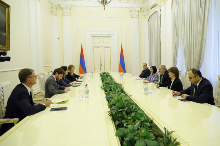 Փաշինյանն ու Ֆրանսիայի մշակույթի նախարարը քննարկել են ԼՂ պատմամշակութային ժառանգության պաշտպանությանը վերաբերող հարցեր