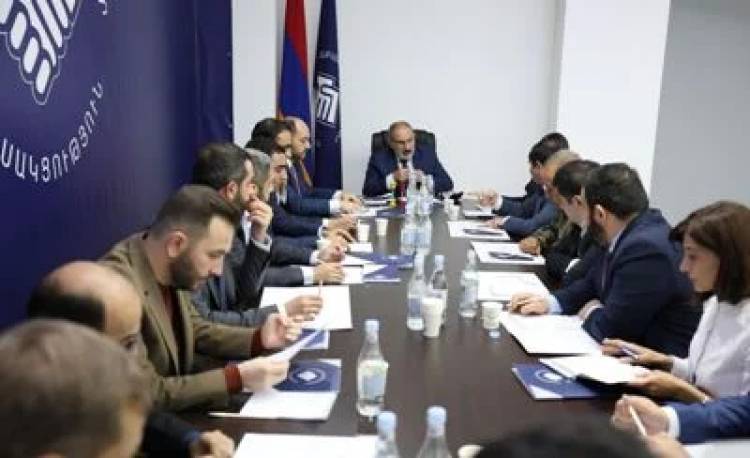 Փաշինյանը շիշ է նետել թիմակիցների ուղղությամբ. սեպտեմբերի 17-ի գիշերը թեժ է անցել. «Ժողովուրդ»