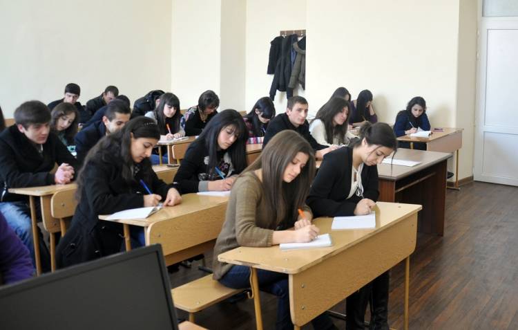 Տարեկան կրթաթոշակ՝ ԼՂ-ից բռնի տեղահանված ուսանողներին. ինչպես դառնալ շահառու