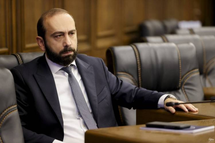 Եթե այդպես է, ինչո՞ւ է... այսպես. «Փաստ»