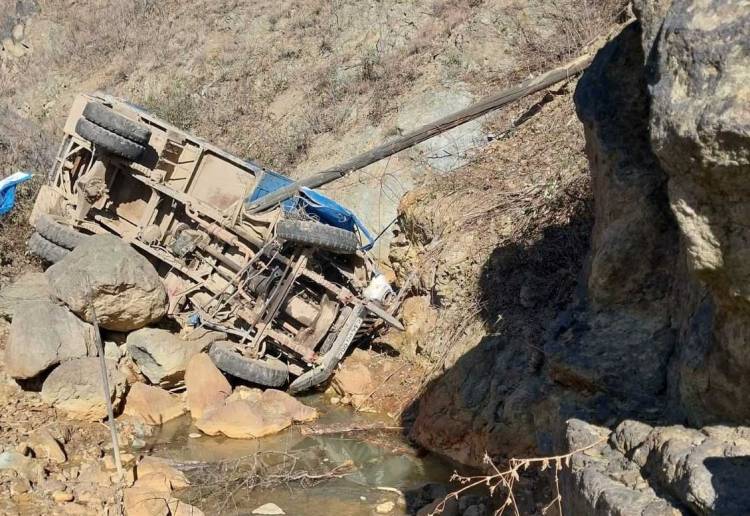 «GAZ 53» բեռնատարը հայտնվել հարակից ձորակում․ վարորդը տեղում մահացել է (լուսանկարներ)