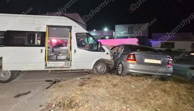Բախվել են Ford Transit ուղևորատարն ու Opel-ը. մեքենայում եղել է մոտ 20 ուղևոր, hայտնաբերվել են արնանման հետքեր