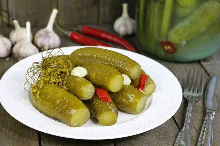 Ո՞ւմ է հակացուցված թթու վարունգը