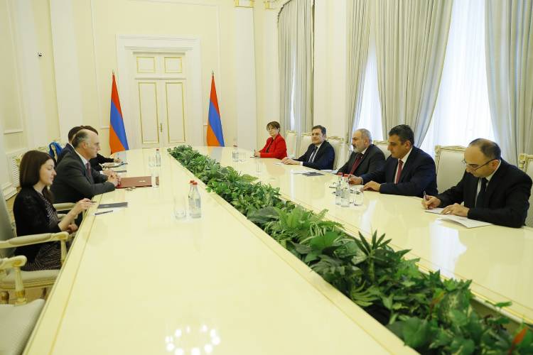Փաշինյանն ընդունել է ՄԹ նախարարին․ քննարկվել են նաև տարածաշրջանային հարցեր