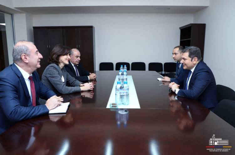 ԱԳ փոխնախարարը Բոճորիշվիլիի հետ քննարկել է տարածաշրջանային ենթակառուցվածքների ապաշրջափակման հարցը