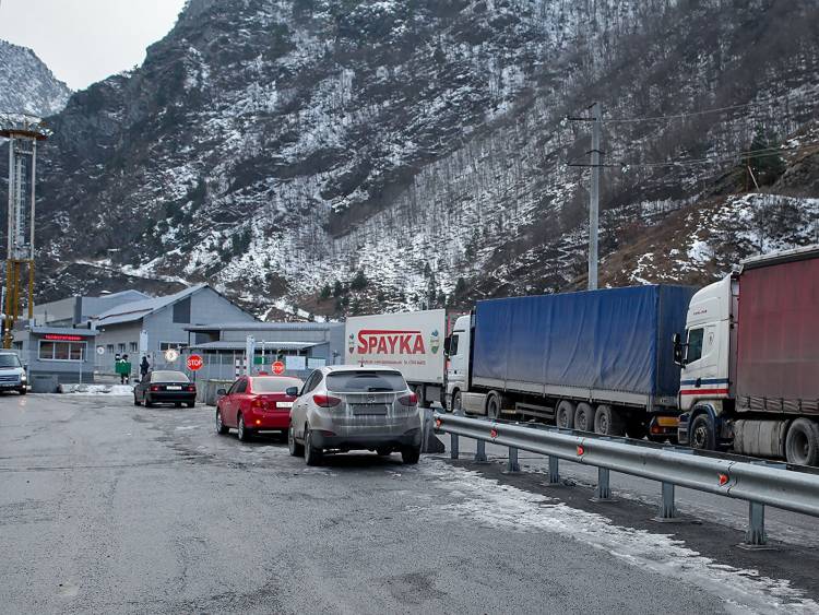 Ի՞նչ իրավիճակ է ՀՀ-ի և Լարսի ճանապարհներին․ նոր տվյալներ