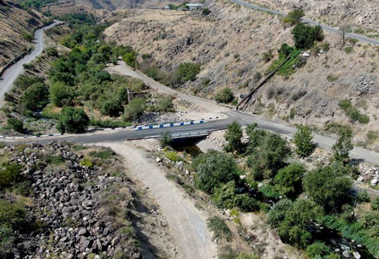 Ճանապարհի կեսը բարեկարգվել է, կեսը մնում է քարուքանդ վիճակում. «Փաստ»