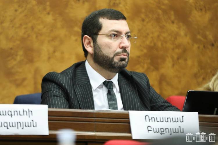Թմրանյութ դու ու քո նմաններն եք օգտագործում, անուղե՛ղ». Բաքոյանն արհամարհում է դատարանին․ «Հրապարակ»