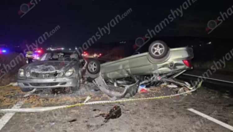 Խոշոր ավտովթար․ Opel-ը բախվել է պարեկային ծառայության ավտոմեքենային, ապա՝ Mercedes-ին ու գլխիվայր շրջվել․ կա վիրավոր