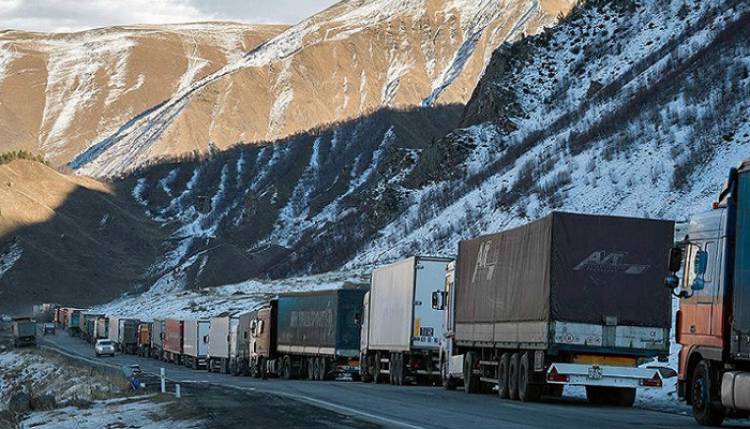 Տնտեսվարողները կառավարության դիմաց ակցիա կանեն․ ռուսական կողմը մոտ 60 բեռնատար հետ է դարձրել Լարսից