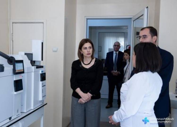 Անահիտ Ավանեսյանը շրջել է «Դեղերի և բժշկական տեխնոլոգիաների փորձագիտական կենտրոնի» լաբորատորիայում