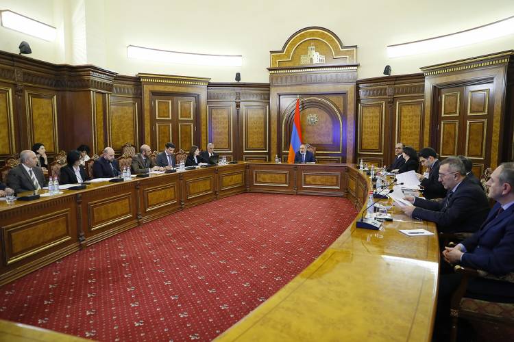 Փաշինյանը քննարկում է Հայաստանում առողջության ապահովագրության ներդրման աշխատանքների հարցերը