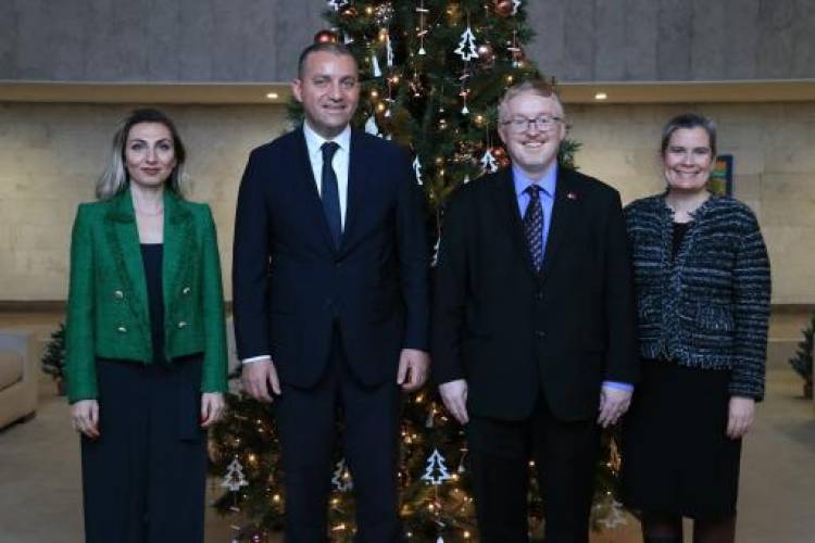 Կանադայի դեսպանին ներկայացրել եմ մեր երկրում ստեղծված գործարար միջավայրը․ Քերոբյան