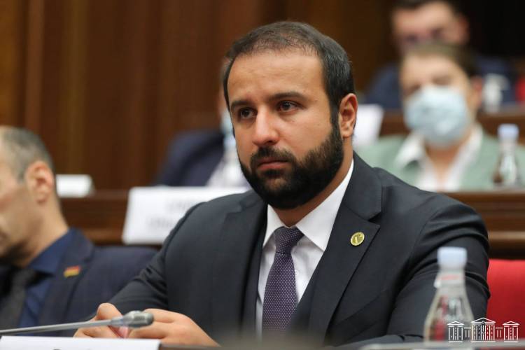 Հայկ Սարգսյանի օրենքը մնաց․ «Հրապարակ»
