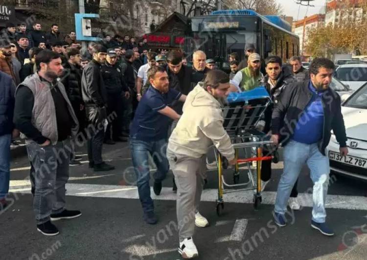 Արտակարգ դեպք՝ Երևանում. թիվ 18 երթուղին սպասարկող ավտոբուսը բախվել է 10 ավտոմեքենաների
