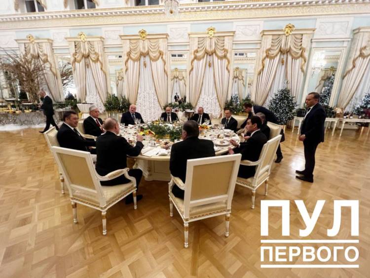 Ինչ են կերել Փաշինյանը, Պուտինը, Ալիևը և ԱՊՀ երկրների մյուս ղեկավարները Սանկտ Պետերբուրգում․ (Լուսանկար)