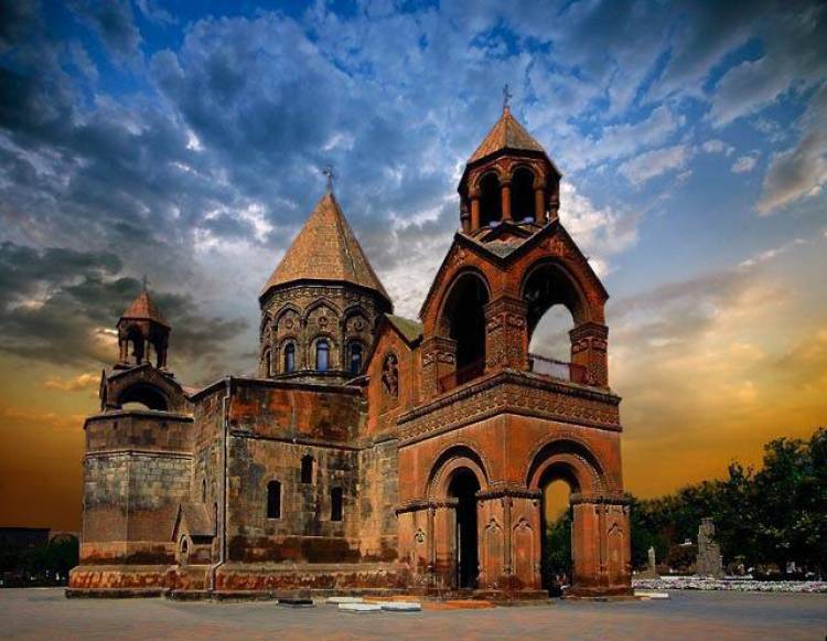 Ավանդույթ է խախտվել. Մայր Աթոռի պարզաբանումը