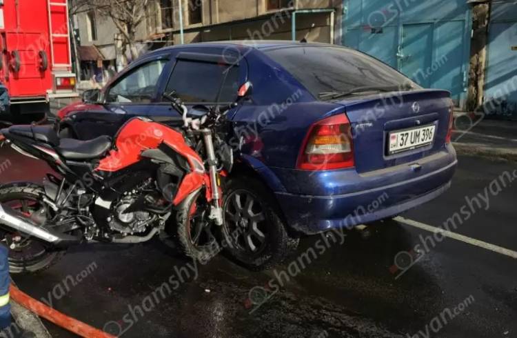 Երևանում բախվել են Opel-ն ու մոտոցիկլը․ մոտոցիկլավարը տեղափոխվել է հիվանդանոց