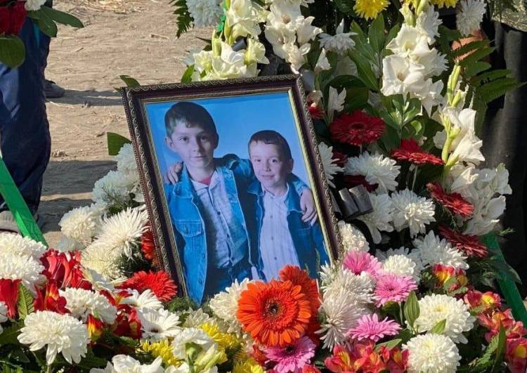 «Մամա, ես տեսել եմ, թե ինչպես է Միքայելը մահանում...». սառնաղբյուրցի ընտանիքը մի օրում 2 որդի է կորցրել