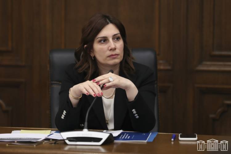 Փող չտա, չի խոսի․ «Հրապարակ»