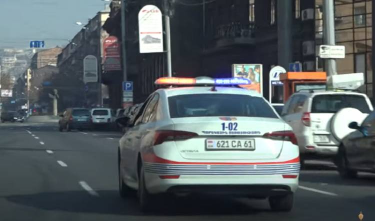 Գեղարքունիքի մարզի պարեկները երիտասարդների մոտ դանակներ են հայտնաբերել