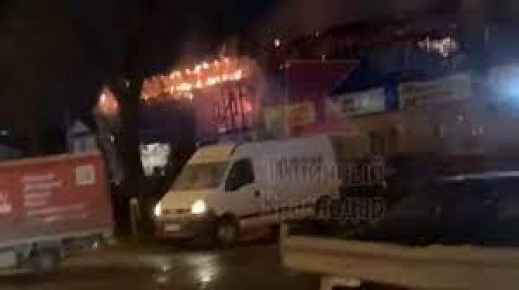 Կրասնոդարում երկհարկանի կոմերցիոն կենտրոն է հրդեհվում